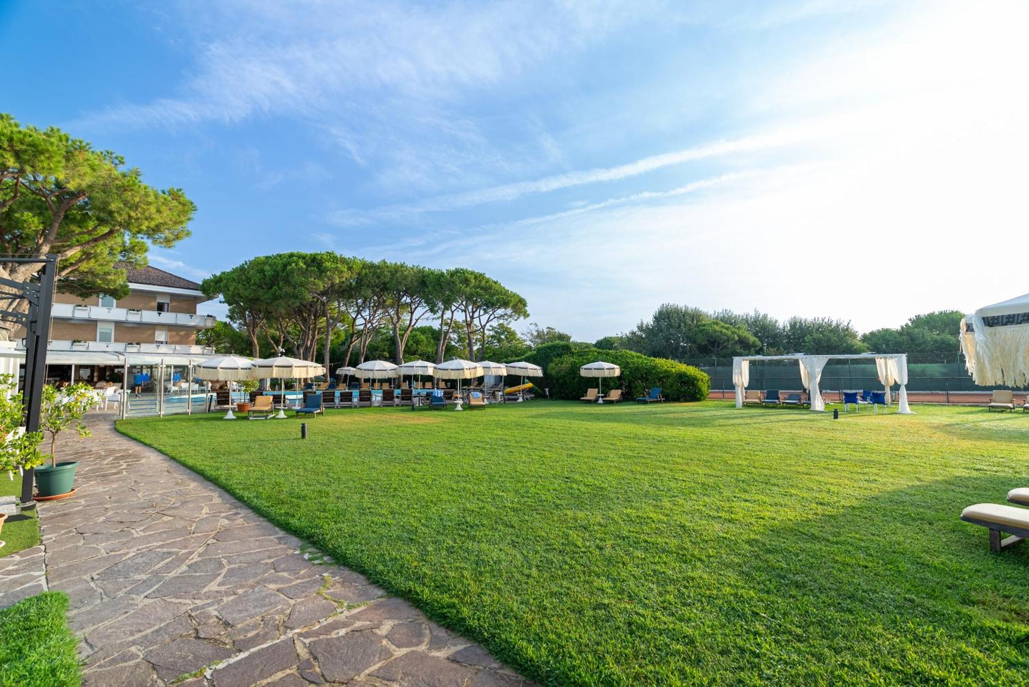 Negresco Hotel 4*