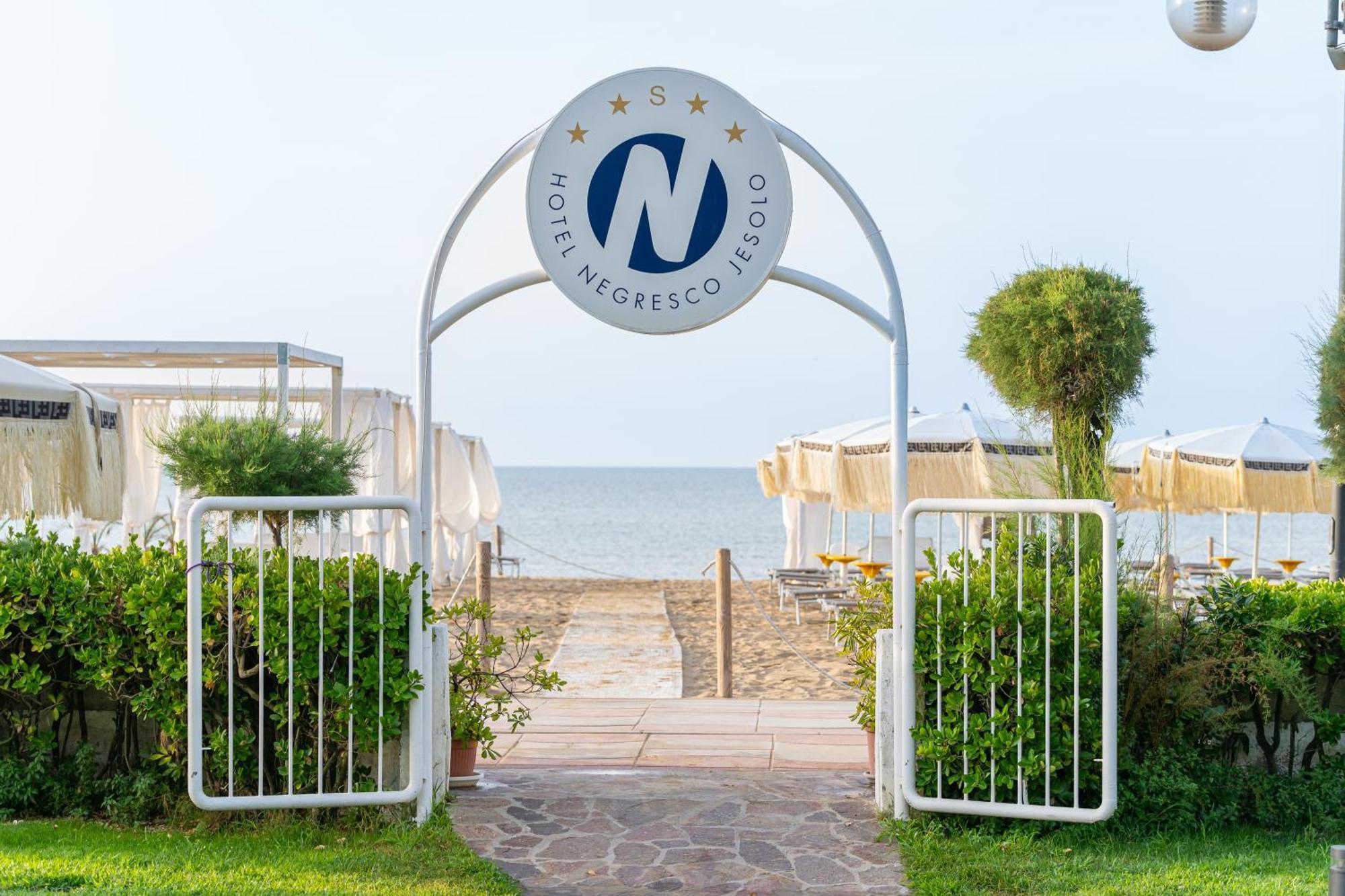 Negresco 4*