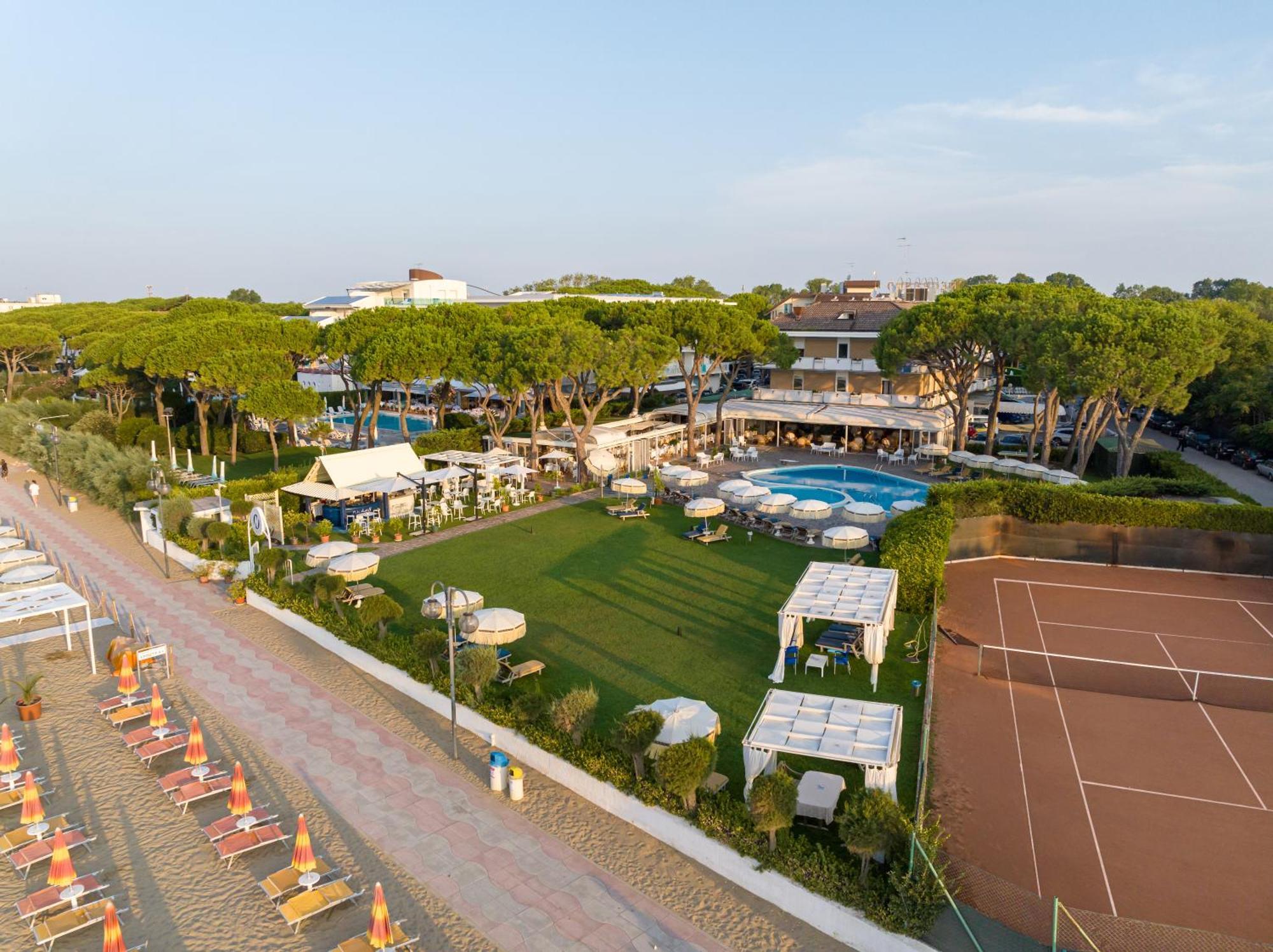 Negresco Hotel 4*